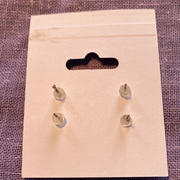 Yellow gem stud earrings - Picture 2 of 2
